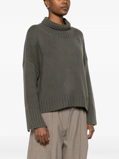 Soft Goat Roll-neck Ribbed Sweater In Gray