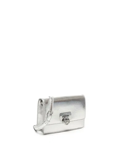 V73 Metallic Effect Chain Shoulder Bag In Silver