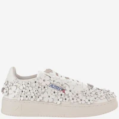 Autry "medalist Low Blooming" Sneaker In Neutral