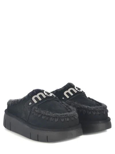 Mou 'bounce Clog Metal Logo' Slippers In Black
