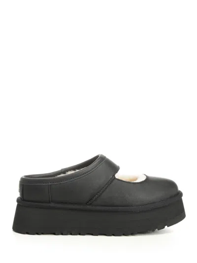 Ugg Round Toe Lace-up Shoes With Platform Sole In Black