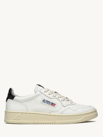 Autry Medalist Low Man Sneakers In White
