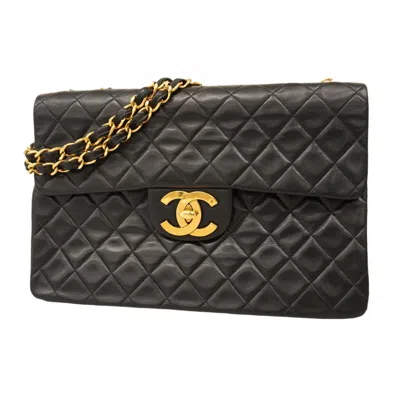 Pre-owned Chanel Leather Shoulder Bag () In Black
