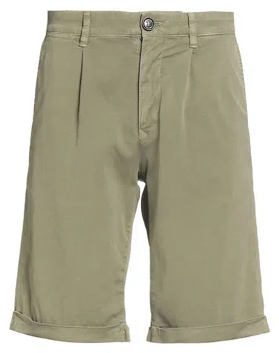 Moorer Man Shorts & Bermuda Shorts Military Green Size 40 Cotton, Silk, Elastane In Green