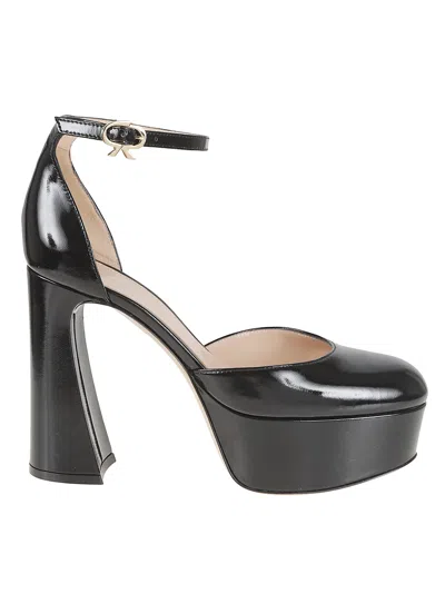 Gianvito Rossi Holly D'orsay Platform Pumps With Round Buckle In Silver