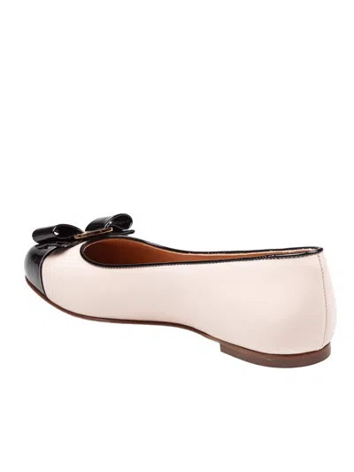 Ferragamo Round Toe Ballerina Shoes With Bow Detail In White