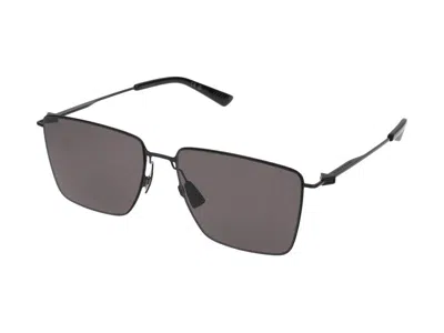 Bottega Veneta Sunglasses In Black