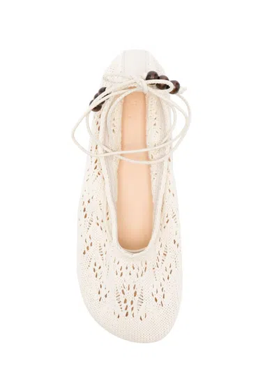 Alohas Flat Shoes In Neutral