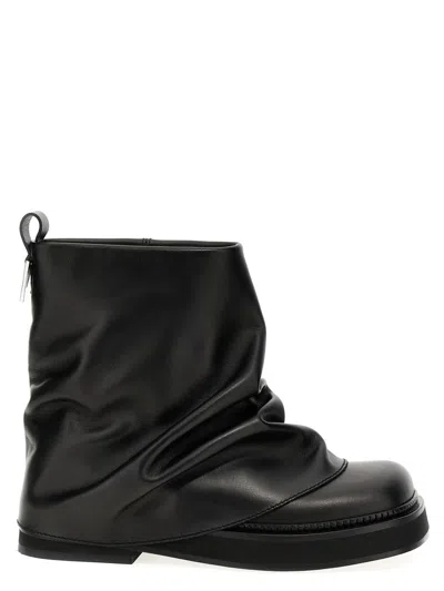 Attico Solid Color Leather Boots With Squared Toe In Black