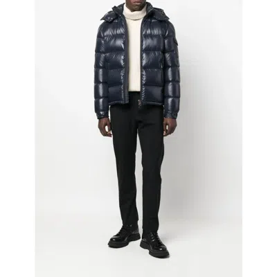 Moncler Maya Hooded Short Down Jacket In Blue