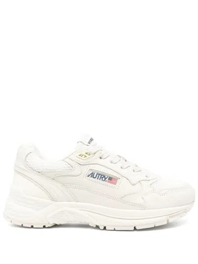 Autry Hyperway Sneakers In Whisper White Laminated Leather And Mesh In White