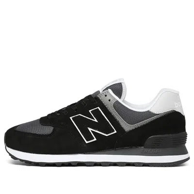 New Balance Panel-detail Logo Patch Sneakers In Black