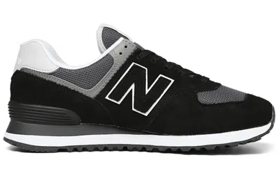 New Balance Panel-detail Logo Patch Sneakers In Black