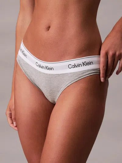 Calvin Klein Womens Modern Thong In Gray