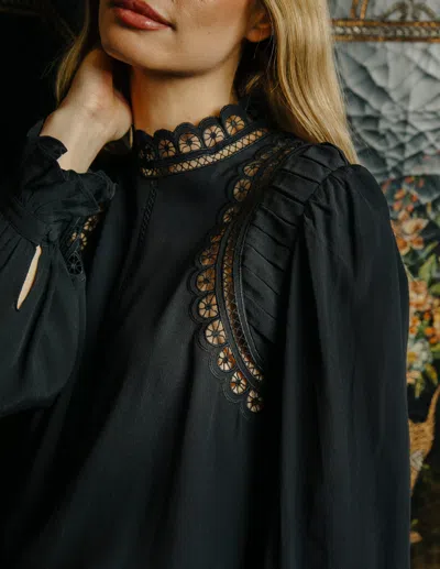 Love The Label Fiona Long Sleeve Top In Black