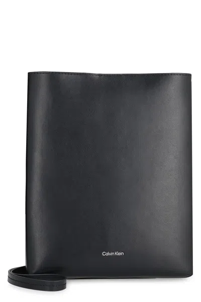 Calvin Klein Paper Bag Ns Crossbo In Black