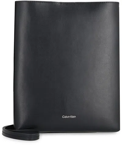 Calvin Klein Paper Bag Ns Crossbo In Black