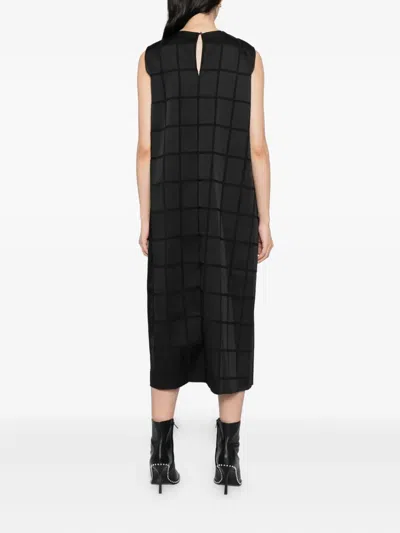 Less Patterned Dress In Black