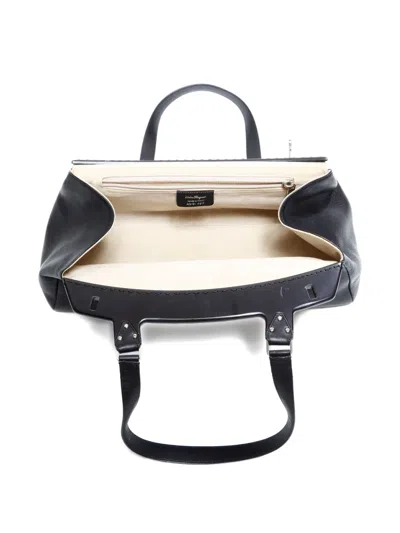 Pre-owned Ferragamo 2000-2015 Leather Shoulder Bag In Black