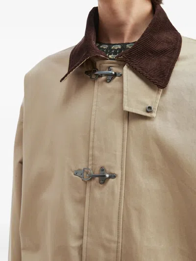 灯芯绒衣领口袋夹克