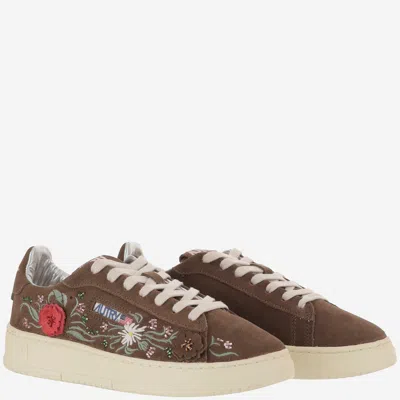 Autry Low-top Sneakers With Floral Embroidery In Rich Brown In Brown