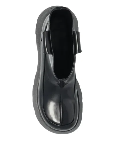 扣环水台式靴子