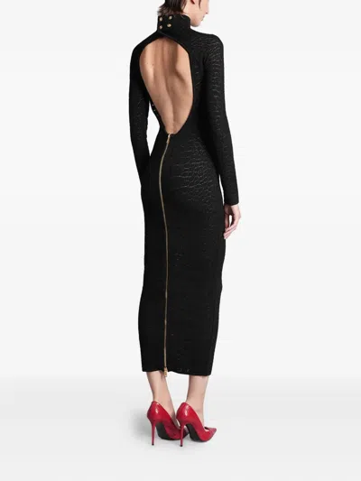 露背中长连衣裙