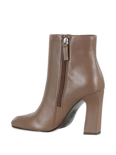 ALINA 粗跟及踝靴（9.5厘米）