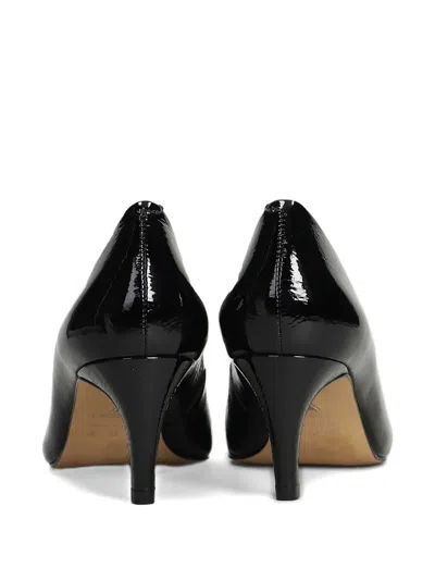 Carrano Pointed Pumps In Black