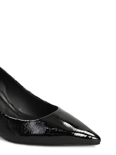 Carrano Pointed Pumps In Black