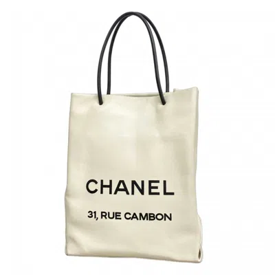 Pre-owned Chanel Leather Tote Bag () In White