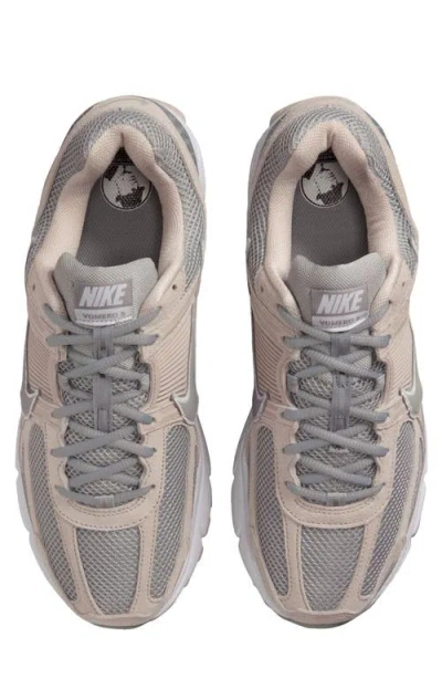 Nike Zoom Vomero 5 Premium Sneaker In Multi