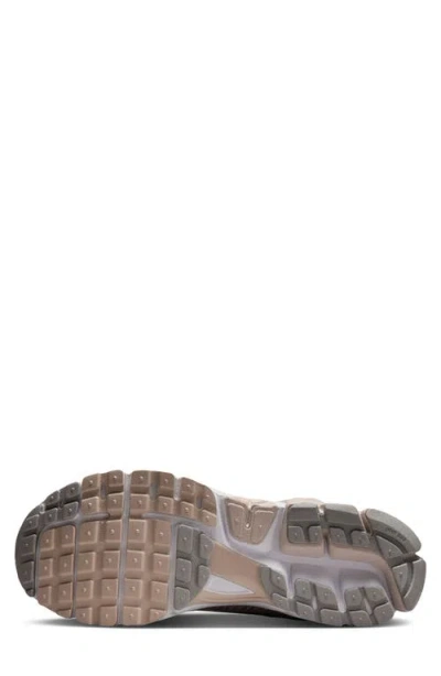 Nike Zoom Vomero 5 Premium Sneaker In Multi