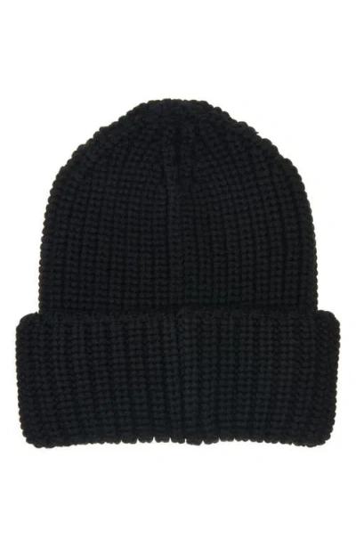 Moncler Grenoble Logo Patch Knitted Beanie In Black