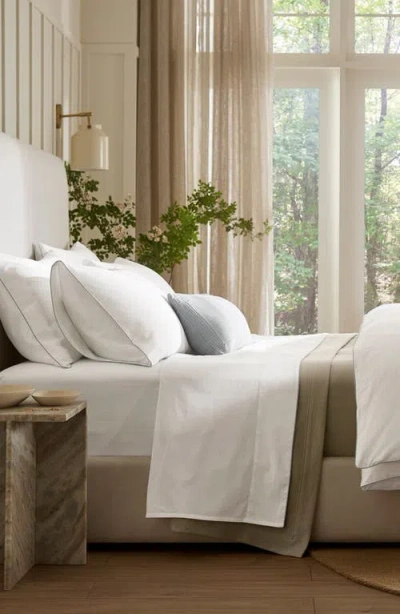 Boll & Branch Signature Piped Edge Duvet Set In White