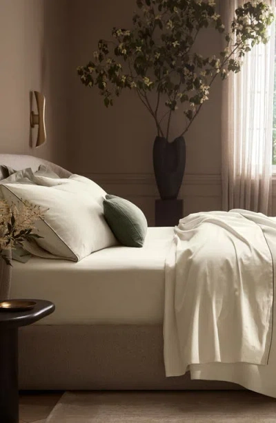 Boll & Branch Signature Set Of 2 Piped Edge Pillowcases In White