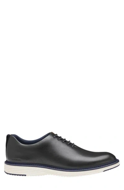 Johnston & Murphy Upton Perforated Plain Toe Oxford In Black