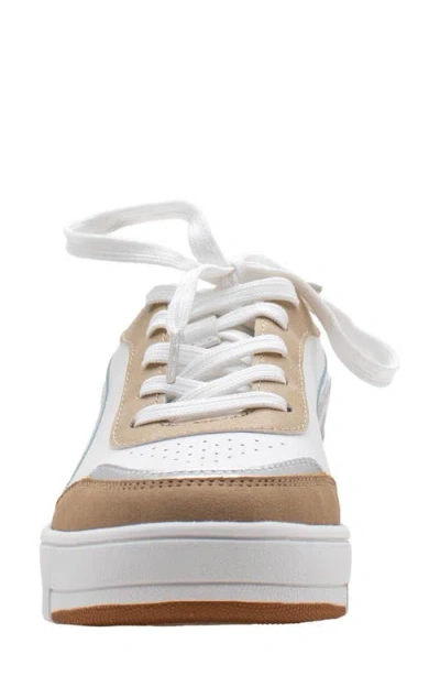 Volatile Sloane Sneaker In White