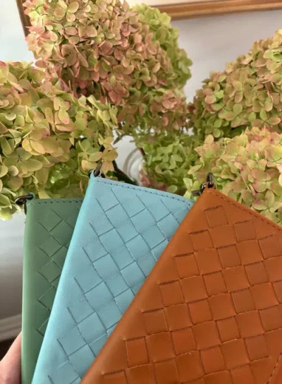 Deux Mains Woven Wristlet Wallet In Green