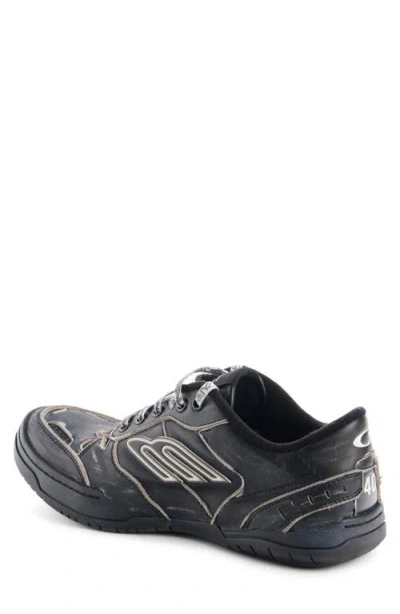 Balenciaga Hamptons Worn-out Low-top Leather Sneakers In Black