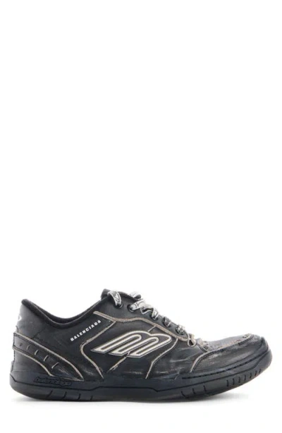 Balenciaga Hamptons Worn-out Low-top Leather Sneakers In Black