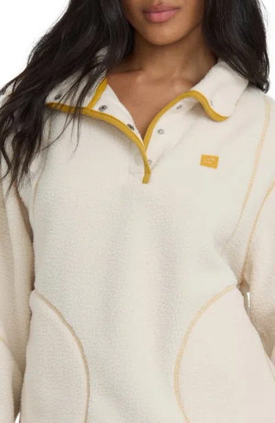 Billabong Streamer Half Snap Fleece Pullover In White