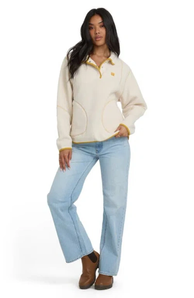 Billabong Streamer Half Snap Fleece Pullover In White