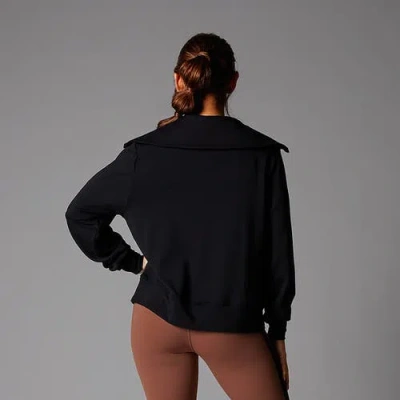 Tavi Cozy Collared Sweatshirt In Black