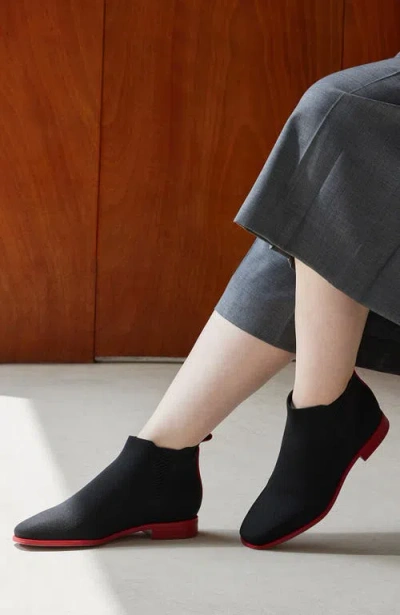 Vivaia Ryan Slip-on Chelsea Boots In Black