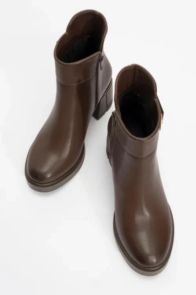 Prologue Shoes Rashe Block Heel Zip Boot In Brown