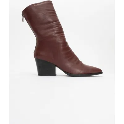 Prologue Shoes Laval Back-zip Block Heel Boot In Burgundy
