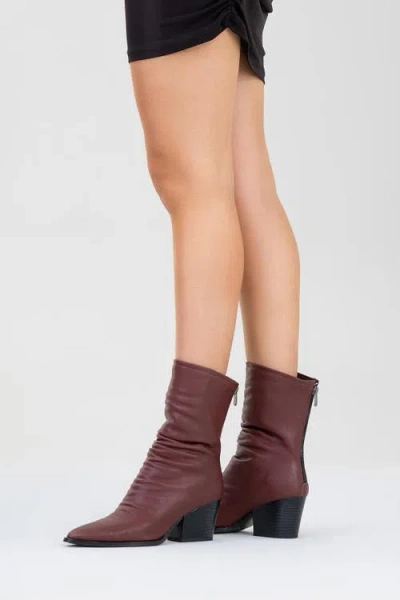 Prologue Shoes Laval Back-zip Block Heel Boot In Burgundy
