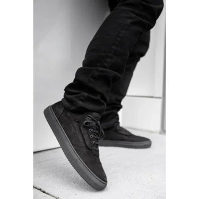Fini Bold Black Sneaker In Black
