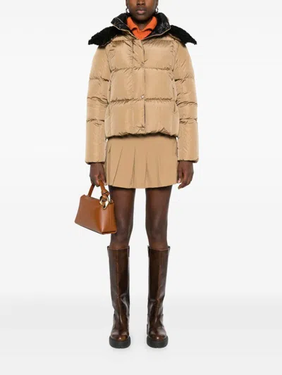 Moncler Piumino Corto Castelnou Con Cappuccio In Pile E Trapuntatura A Quadri In Neutral